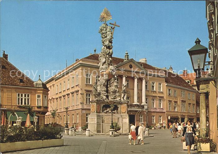 Baden Wien Hauptplatz Pestsaeule Rathaus