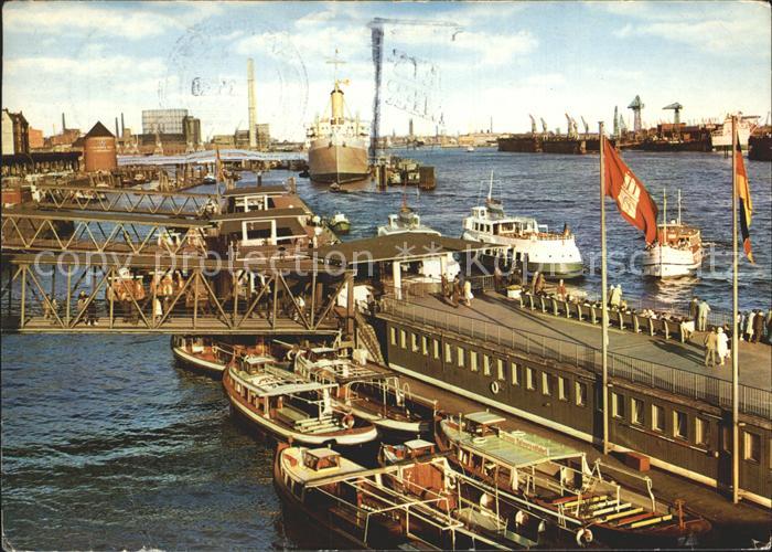 HAMBURG CITY Landungsbruecken Schiffe