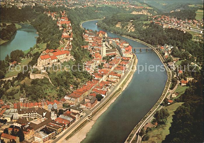 Burghausen Salzach Deutschlands laengste Burg Fliegeraufnahme