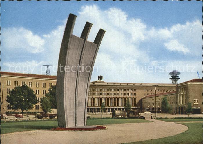 BERLIN  CITY Luftbruecken Denkmal