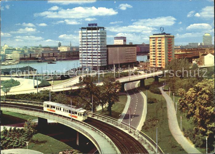 MANNHEIM BW Blick zum Rheinhafen Strassenbahn Hochhaus
