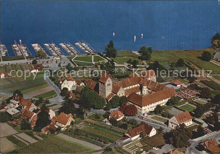 Insel Reichenau Fliegeraufnahme Marienmuenster in Mittelzell Benediktinerabtei