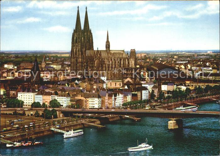 Koeln Rhein Fliegeraufnahme mit Alststadt Dom und Deutzer Bruecke