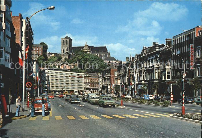 Liege Luettich Strassenpartie mit St. Martinskirche