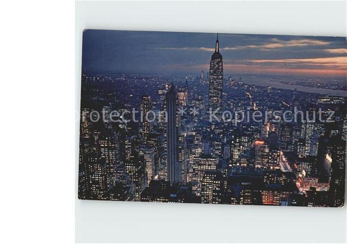 New York City Skyline bei Nacht mit Empire State Building
