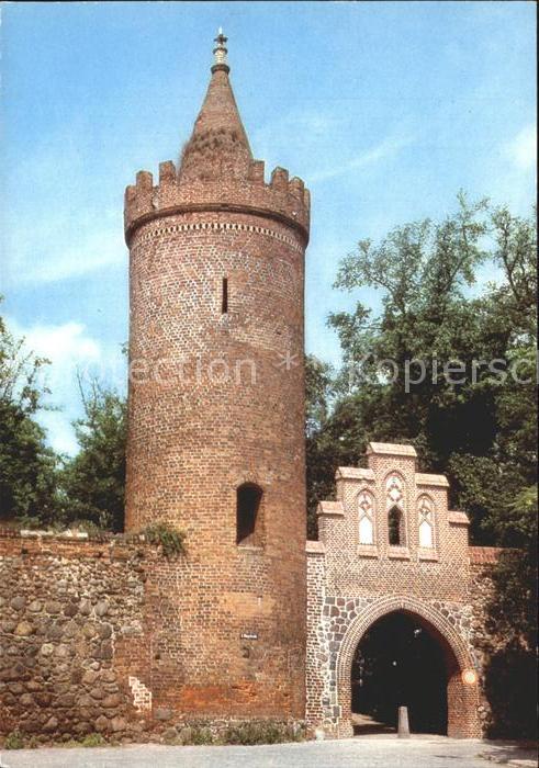 Neubrandenburg Fangelturm und Stadtmauer