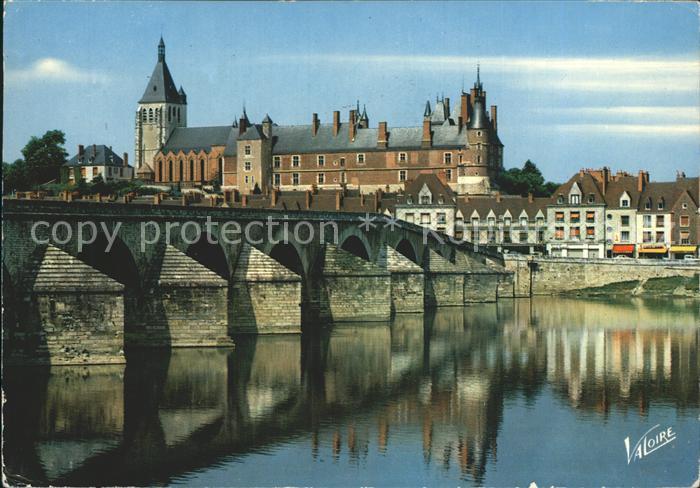 Gien 45 L eglise Sainte- Jeanne d`Arc