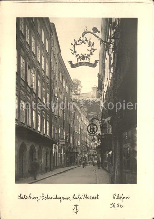Salzburg Oesterreich Getreidegasse Cafe Mozart