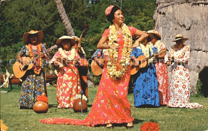 Tanz Taenzer Hula Hawaii Frauen Gitarren