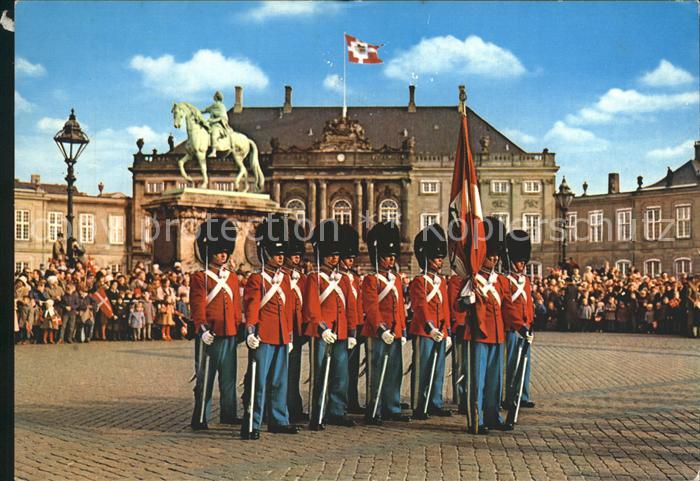 Leibgarde Wache Kobenhavn Vagtparaden pa Amalienborg
