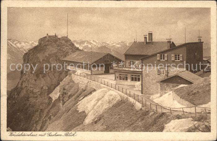 Wendelsteinhaus mit Gachem Blick Alpenpanorama