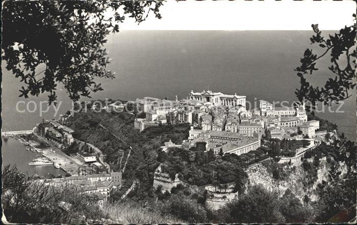 Monaco Vue sur le Rocher et le Port Palais