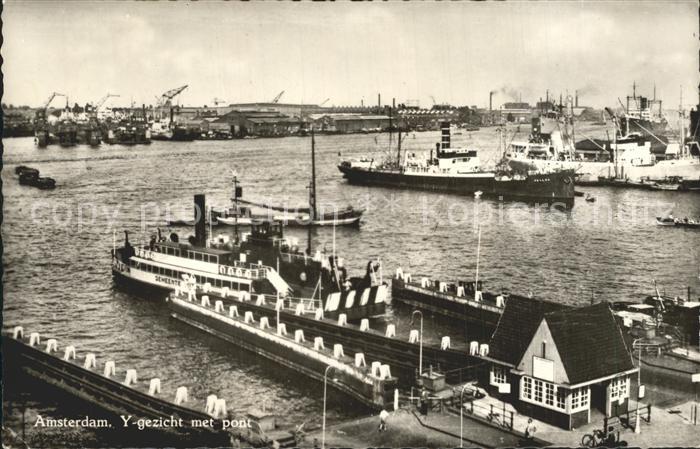 Amsterdam Niederlande Y gezicht met pont Faehre Dampfer