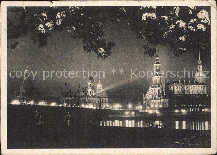 DRESDEN Elbe Teilansicht Innenstadt Elbufer Nachtaufnahme