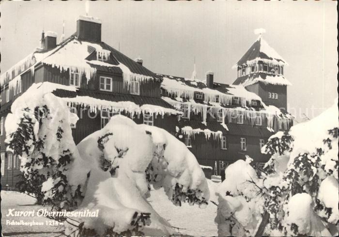 Oberwiesenthal Erzgebirge Fichtelberghaus im Winter
