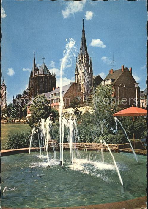 Aachen Elisenbrunnen mit Blick auf den Dom