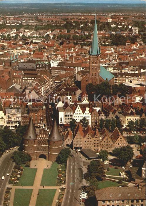 LueBECK CITY Fliegeraufnahme mit dem Holstentor