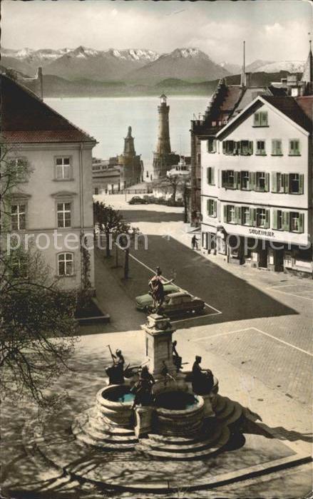 Lindau Bodensee Reichsplatz mit Lindaviabrunnen und Hafen