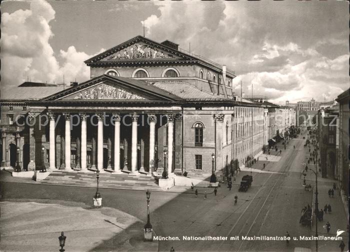 Muenchen Bayern Nationaltheater mit Maximilianstrasse