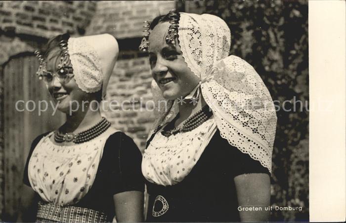 Domburg Maedchen Trachten