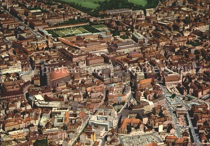 Muenchen Bayern City mit Rathaus und Frauenkirche Fliegeraufnahme
