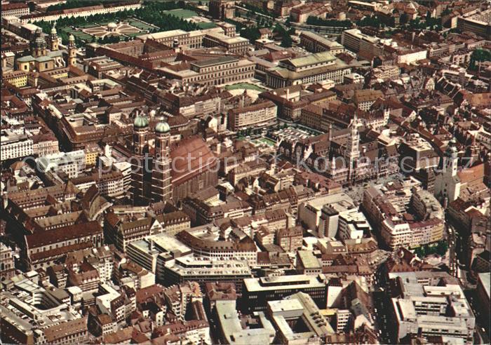 Muenchen Bayern City mit Rathaus und Frauenkirche Fliegeraufnahme