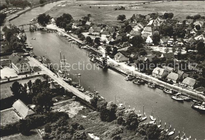 Wieck Greifswald marineschule der GST August Luetgens und Bootshafen Fliegeraufn