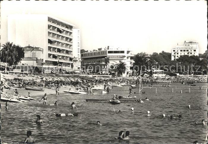 Juan-les-Pins Antibes 06 Les plages au fond le Provencal