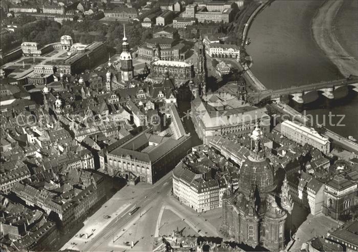 DRESDEN Elbe Blick ueber den Neumarkt Fliegeraufnahme