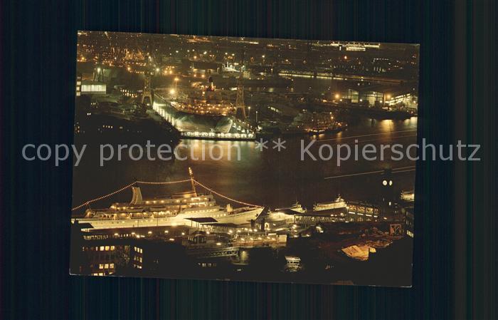 HAMBURG  CITY St Pauli Landungsbruecken bei Nacht