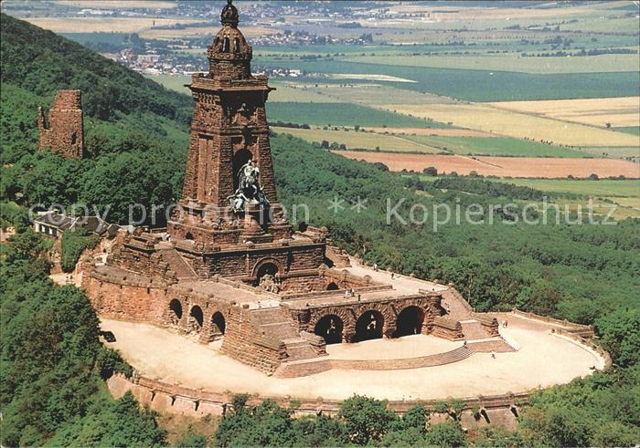 Bad Frankenhausen Kyffhaeuserdenkmal mit Barbarossaturm Fliegeraufnahme
