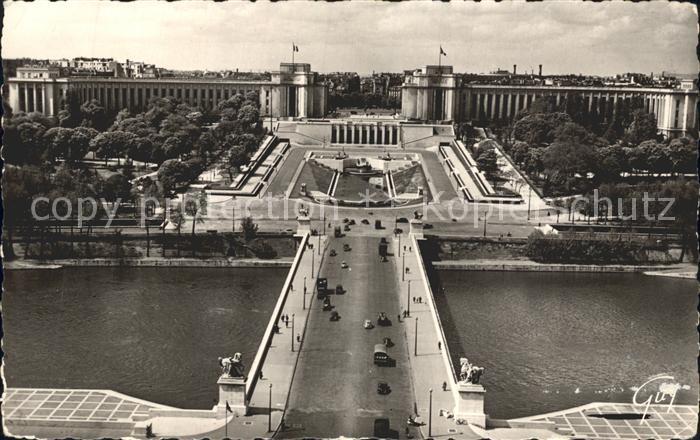 Paris Palais de Chaillot Le pont L lèna