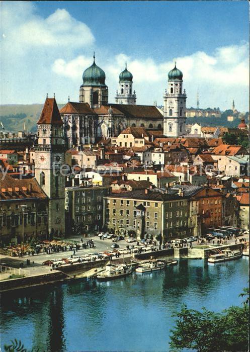PAssAU Bayern Donaupartie mit Blick auf Dom und Rathaus