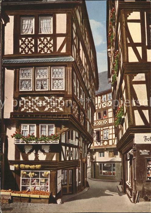 BERNKASTEL-KUES Berncastel Rheinland-Pfalz Alte Fachwerkhaeuser Markt
