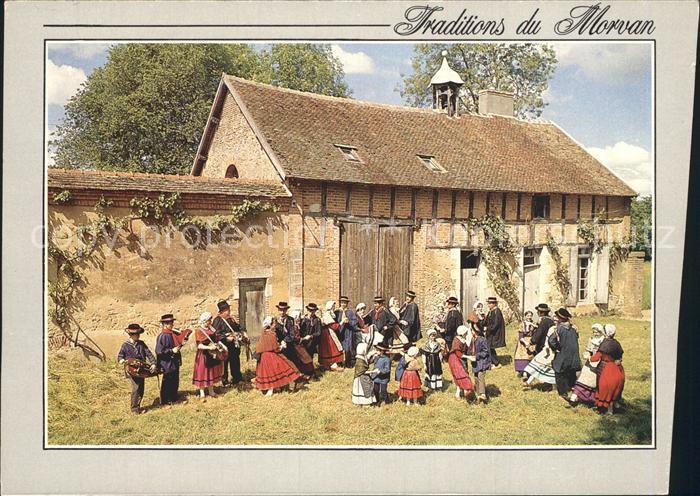 Morvan Le (Region) Devant la chaumiere