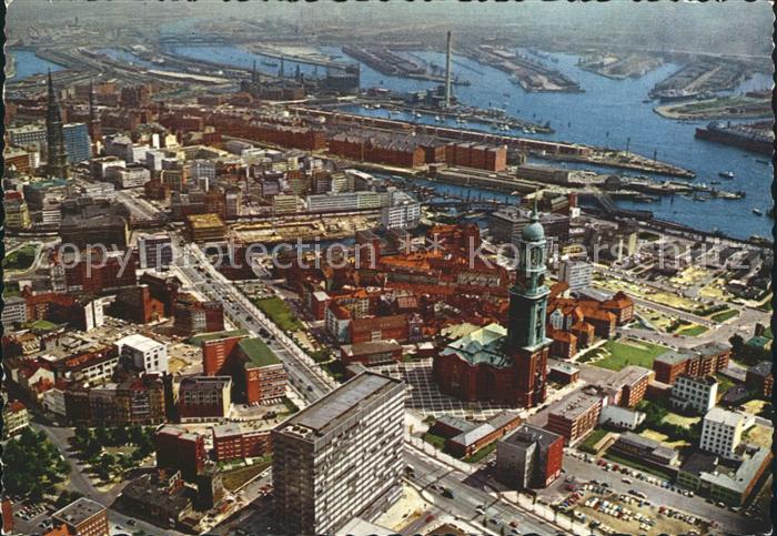 HAMBURG  CITY Fliegeraufnahme mit Hafen Michel