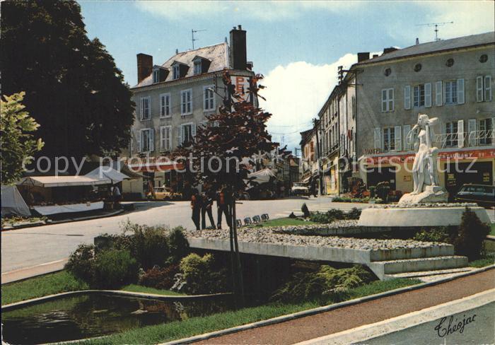 Parthenay Vallee du Thouet Place Robert Bigot