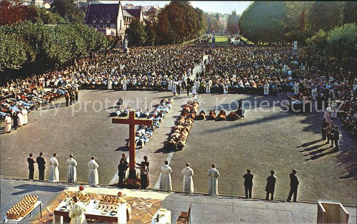 Lourdes Hautes Pyrenees Sick Gross Way