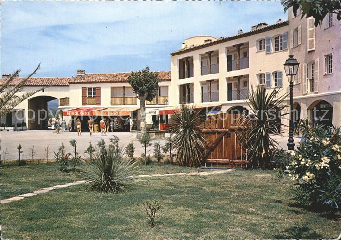 Port Grimaud Place des 6 canons