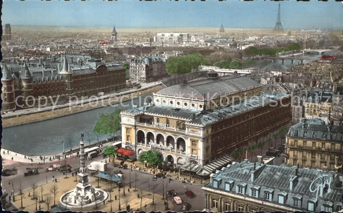 Paris Place du Chatelet et Palais de Justice et Tour Eiffel