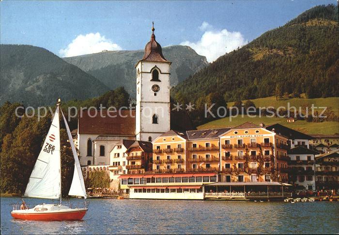 St Wolfgang Wolfgangsee Weisses Roessl Hotel mit Schafberg
