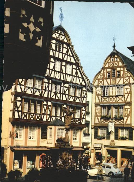 Kues Fachwerkhaeuser am Marktbrunnen