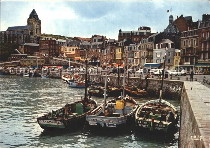 Le Treport Eglise et bateaux