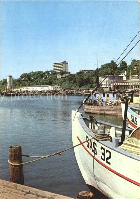 Sassnitz Ostseebad Ruegen Hafenpartie mit Ruegen Hotel