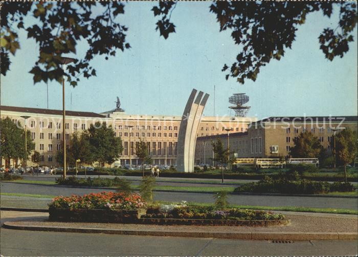 Tempelhof Berlin Luftbrueckendenkmal