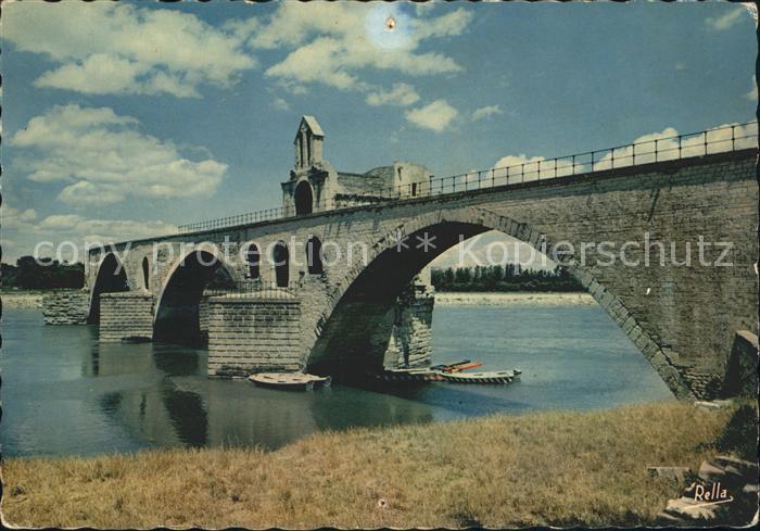 Avignon Vaucluse Le Pont Saint Benezet et la Chapelle St Nicolas