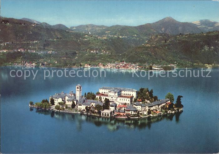 Lago d`Orta Isola S Giulio vista dall aereo sullo sfondo Pella