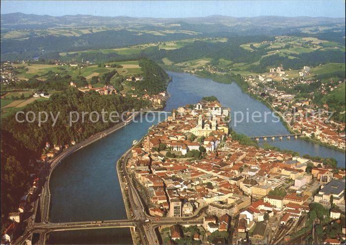 PAssAU Bayern Zusammenfluss von Donau Inn und Ilz Fliegeraufnahme