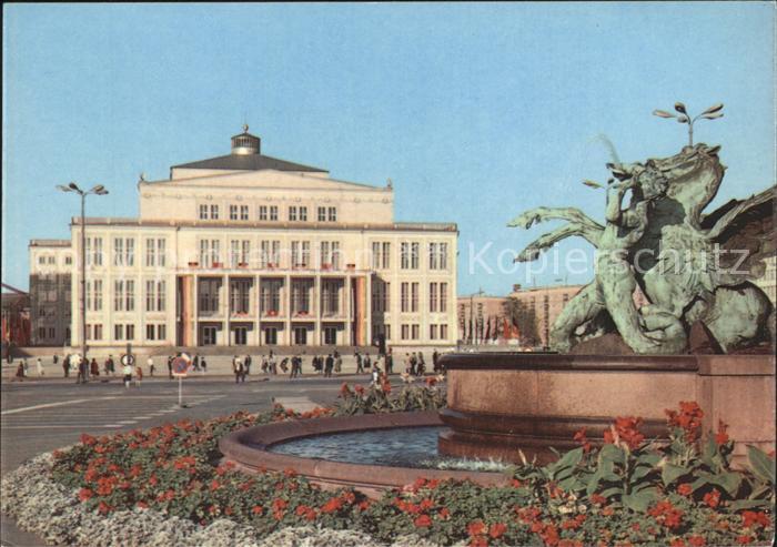 LEIPZIG Sachsen Opernhaus mit Brunnen
