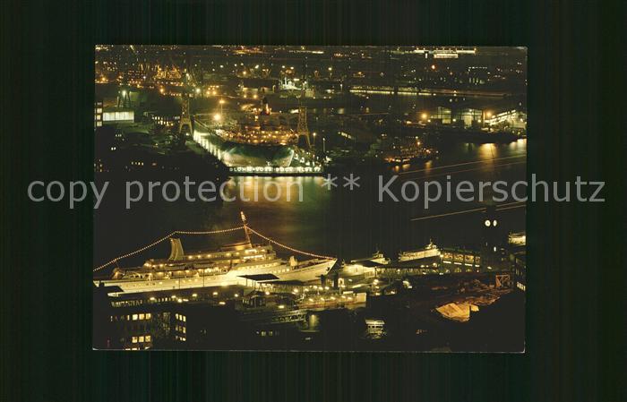 HAMBURG  CITY Sankt Pauli Landungsbruecken Nacht